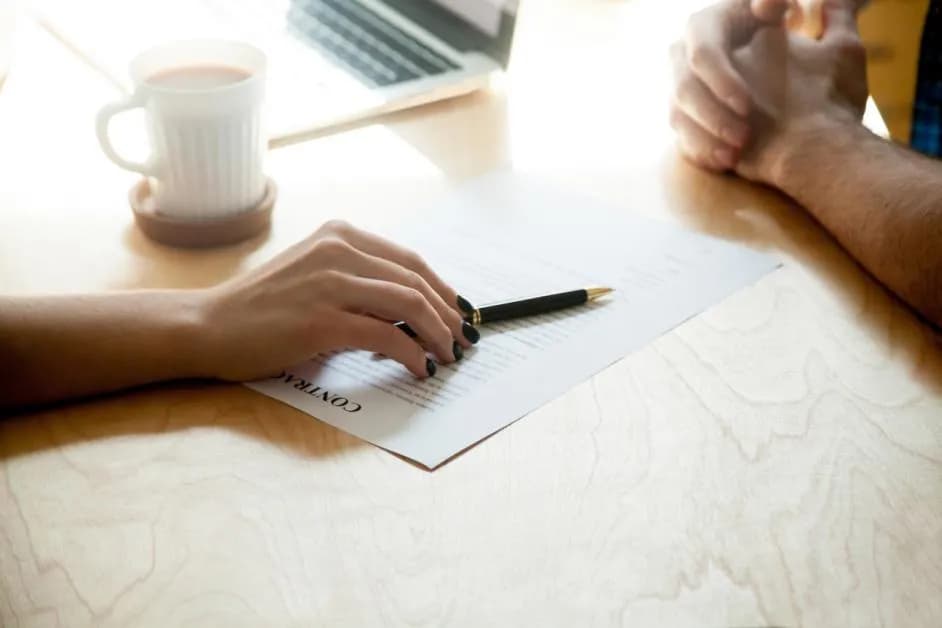 Kiedy można zatrudnić pracownika na zastępstwo? Poznaj kluczowe zasady